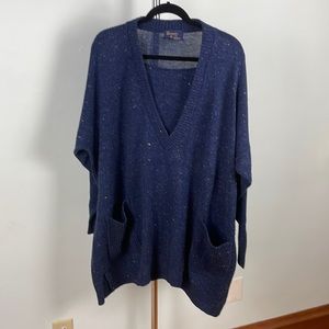 Linen, Navy blue sweater